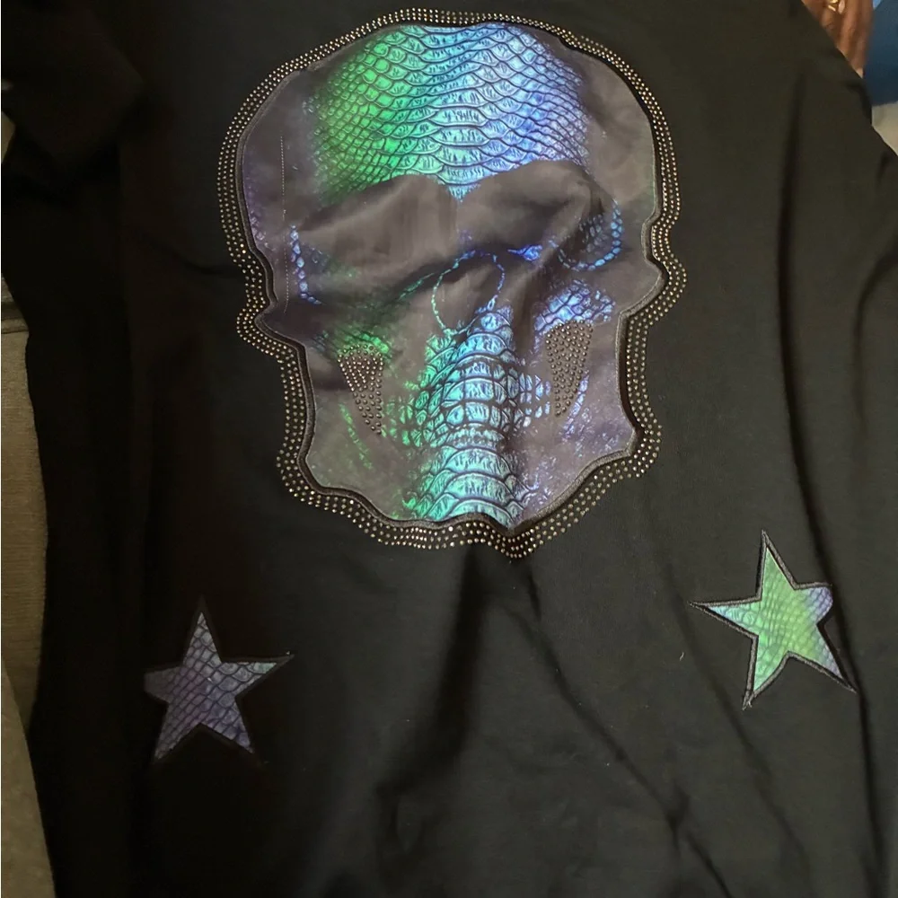 Hudson Jeans Black Tee with Blue Skull Graphic - Picture 2 of 5